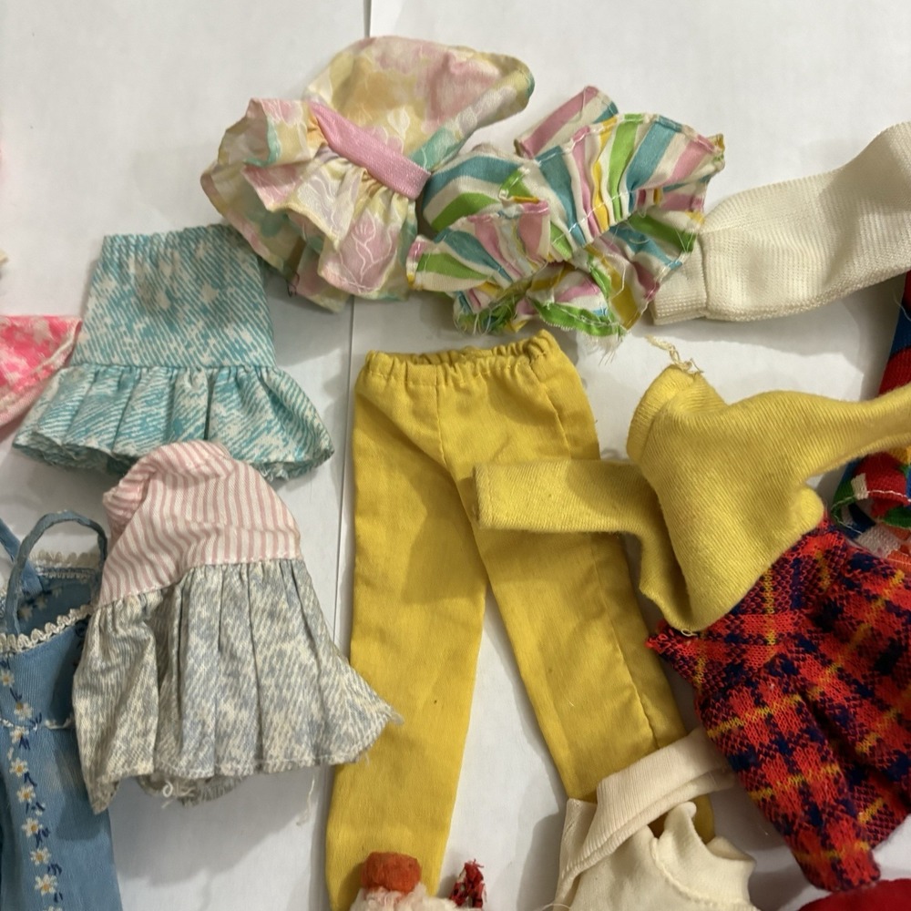 LOT Vintage 1960's 1970's 1980's 1990's Skipper Outfits Jap Shoes - Picture 8 of 10